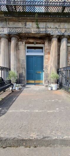 2 Bedroom Flat To Rent In Hillside Crescent, Hillside, Edinburgh, EH7