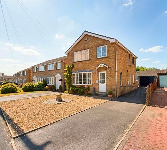 3 Bedroom Detached House For Sale In Oakland Court, Kirkburton, HD8