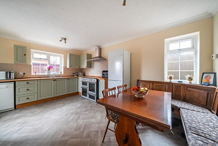 4 Bedroom Detached House For Sale In Kingsley, Cul De Sac Location, GU35