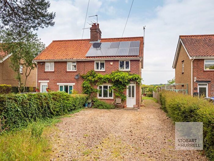 3 Bedroom Semi-Detached House For Sale In Stalham Road, Hoveton, Norfolk, NR12