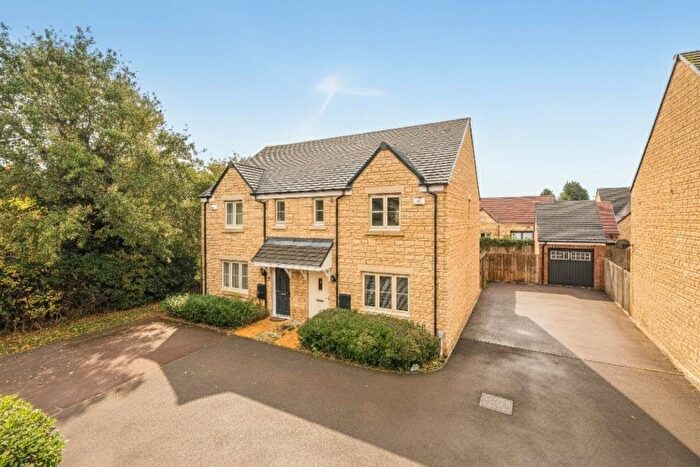 3 Bedroom Semi Detached House For Sale In Brunel Drive, Gotherington, GL52