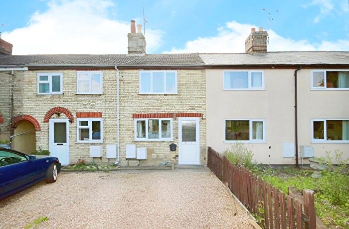 2 Bedroom House For Sale In Hitchin Road, Henlow, Bedfordshire, SG16