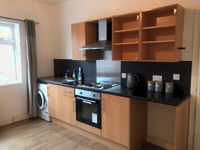 1 Bedroom Flat To Rent In Flat, Albert Road, Retford, Notts, DN22