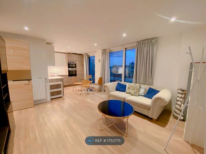 2 Bedroom Flat To Rent In Whiting Way, London, SE16