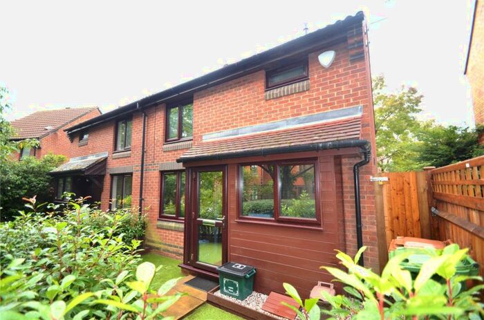 1 Bedroom End Of Terrace House To Rent In Cliffe Walk, Sutton, Surrey, SM1