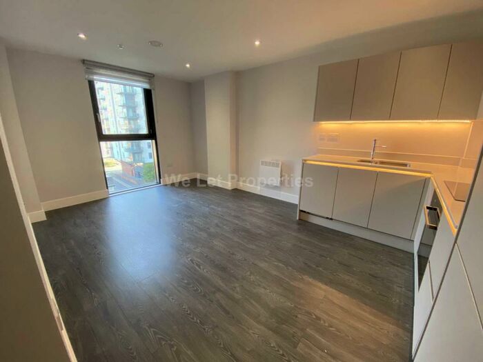 1 Bedroom Apartment To Rent In The Hallmark, Manchester, M4