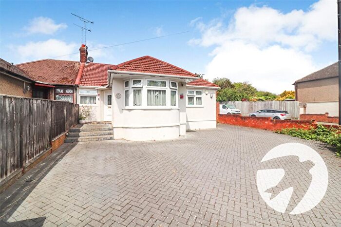 3 Bedroom Bungalow For Sale In Eversley Avenue, Bexleyheath, DA7