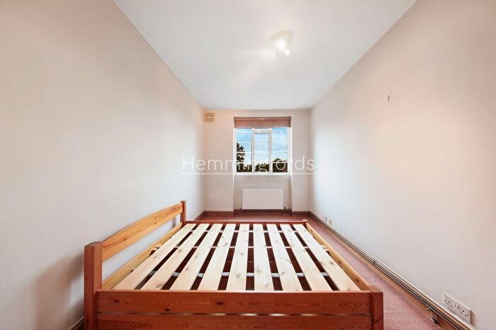 1 Bedroom Flat For Sale In Angel House, Pentonville Road, N1