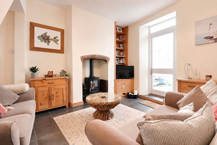 3 Bedroom End Of Terrace House For Sale In Market Street, Appledore, Bideford, Devon, EX39