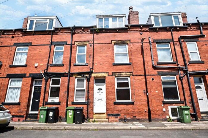 3 Bedroom Terraced House To Rent In Nansen View, Leeds, West Yorkshire, LS13