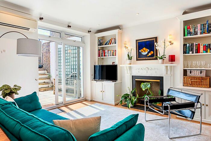 2 Bedroom Flat To Rent In Hogarth Road, London, SW5