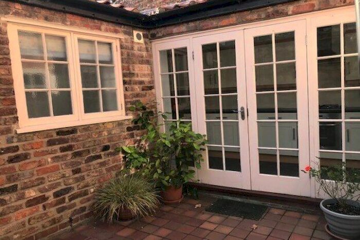 1 Bedroom Flat To Rent In Old Maltongate, Malton, YO17
