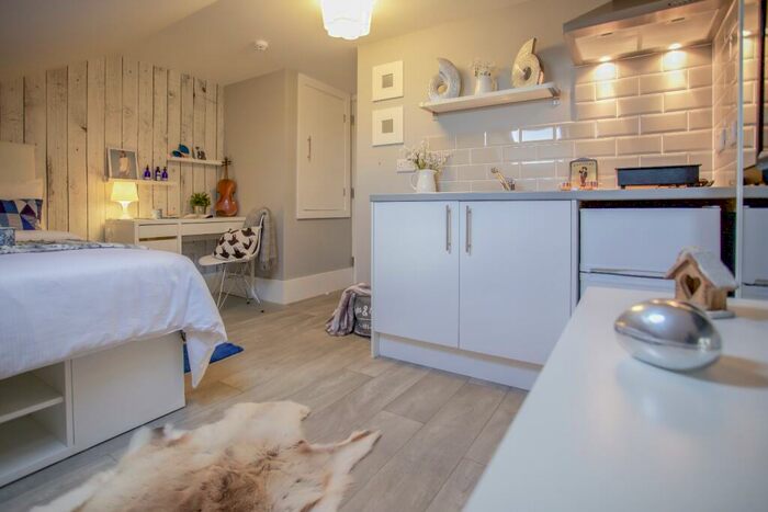 Studio To Rent In En Suite, Salisbury Road, Luton, Bedfordshire, LU1