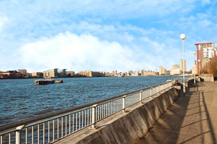 1 Bedroom Apartment For Sale In Arnhem Place, London, E14