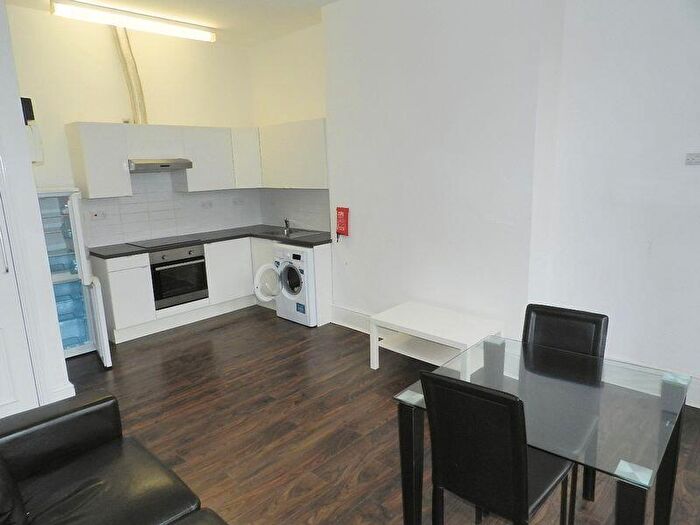1 Bedroom Apartment To Rent In Clarendon Road, Leeds, LS2