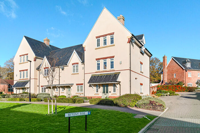 4 Bedroom End Of Terrace House For Sale In Betony Rise, Warfield, Bracknell, RG42