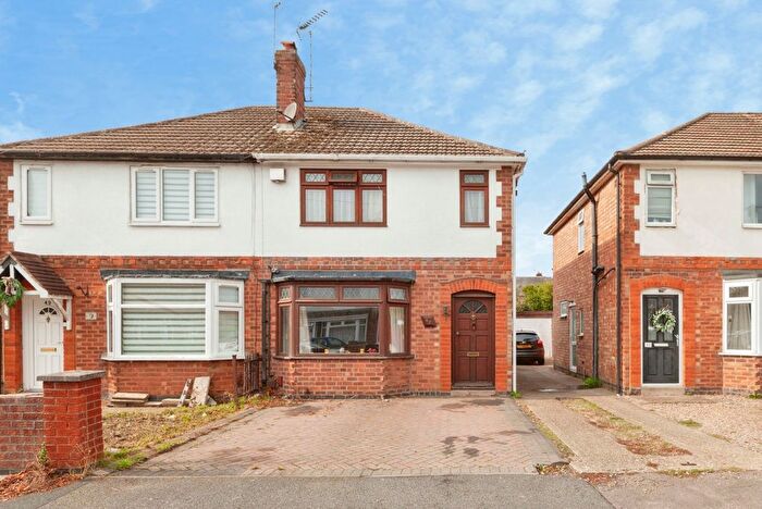 3 Bedroom Semi Detached House For Sale In Holmfield Avenue East, Leicester, Leicestershire, LE3