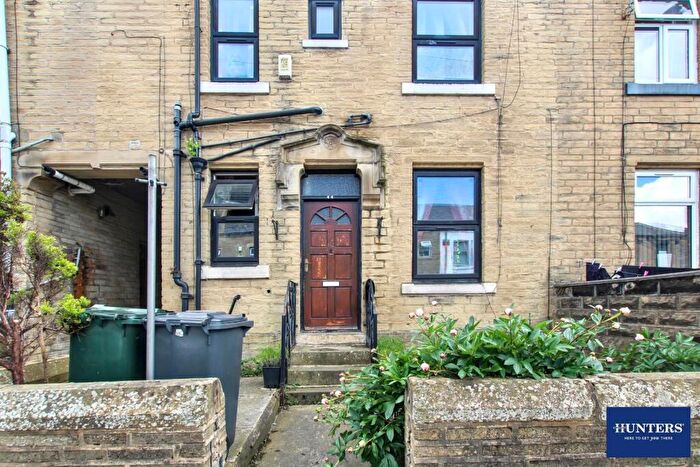 2 Bedroom Terraced House To Rent In Parkside Road, Bradford, West Yorkshire, BD5