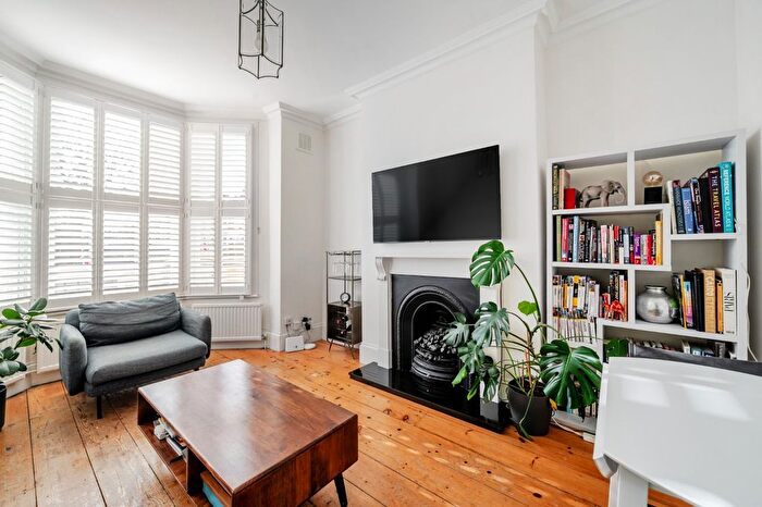 2 Bedroom Flat To Rent In Donaldson Road, Queen's Park, London, NW6