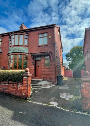 4 Bedroom Semi-Detached House To Rent In Selkirk Avenue, Oldham, OL8
