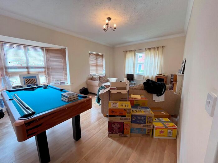 1 Bedroom Flat To Rent In Englewood Close, Leicester, LE4