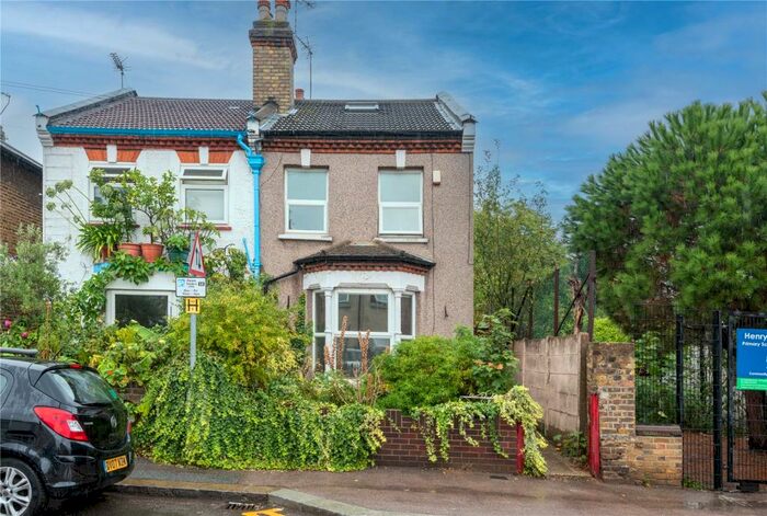 3 Bedroom End Of Terrace House To Rent In Maynard Road, Walthamstow, London, E17