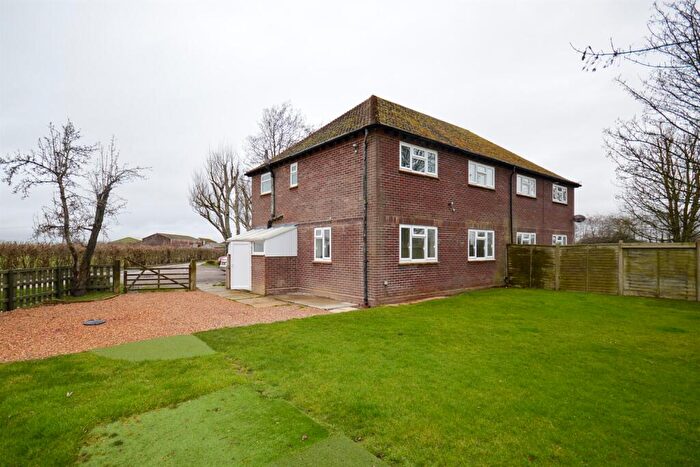 3 Bedroom Semi-Detached House To Rent In Park Farm Cottages, Lower Bognor Road, Lagness, PO20