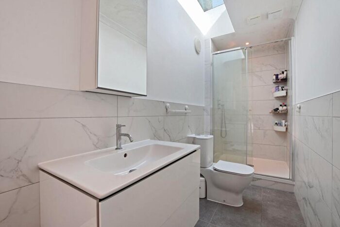 5 Bedroom Maisonette For Sale In Hampstead Lane, London, N6