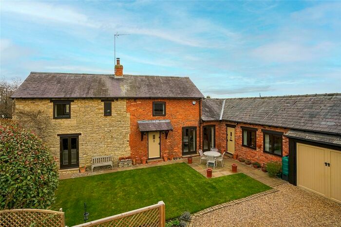 3 Bedroom Detached House For Sale In Helmdon Road, Sulgrave, Banbury OX17