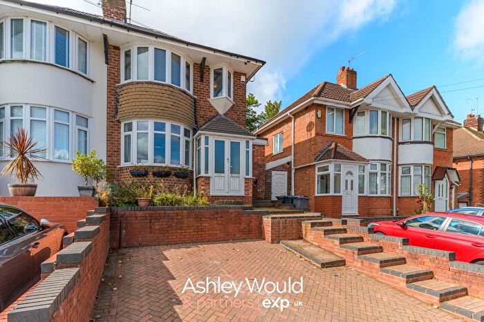 3 Bedroom Semi-Detached House For Sale In Upper Meadow Road, Quinton, Birmingham, B32