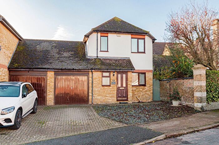 3 Bedroom Link Detached House For Sale In Ethelbert Road, Faversham, ME13