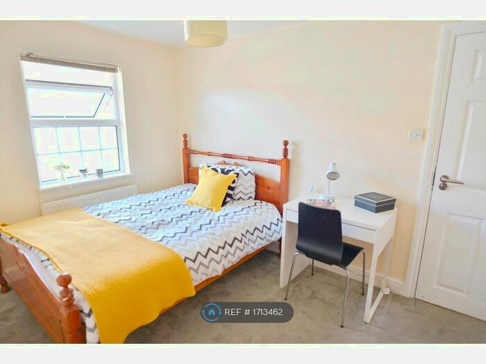 4 Bedroom Terraced House To Rent In Villier Street, Uxbridge, UB8