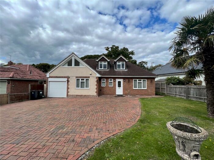 3 Bedroom Bungalow To Rent In Rothesay Drive, Highcliffe, Christchurch, BH23