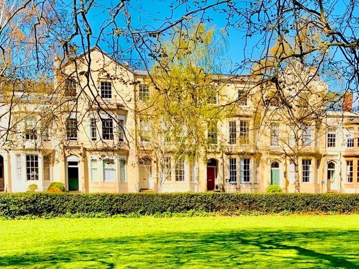 2 Bedroom Flat To Rent In Clarence Square, Cheltenham, Gloucestershire, GL50