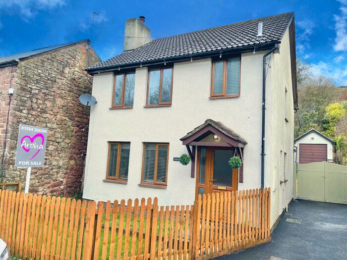 3 Bedroom Detached House For Sale In High Street, Clearwell, GL16
