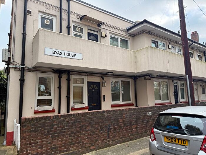 2 Bedroom Flat To Rent In Benworth Street, London, E3