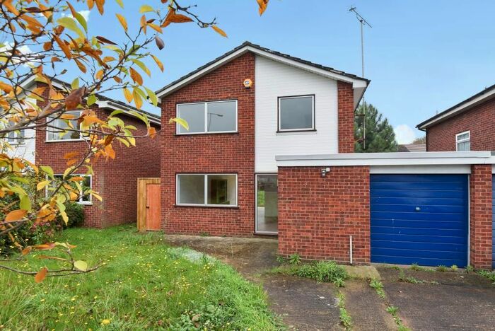 3 Bedroom Link Detached House For Sale In Maidenhead, Berkshire, SL6