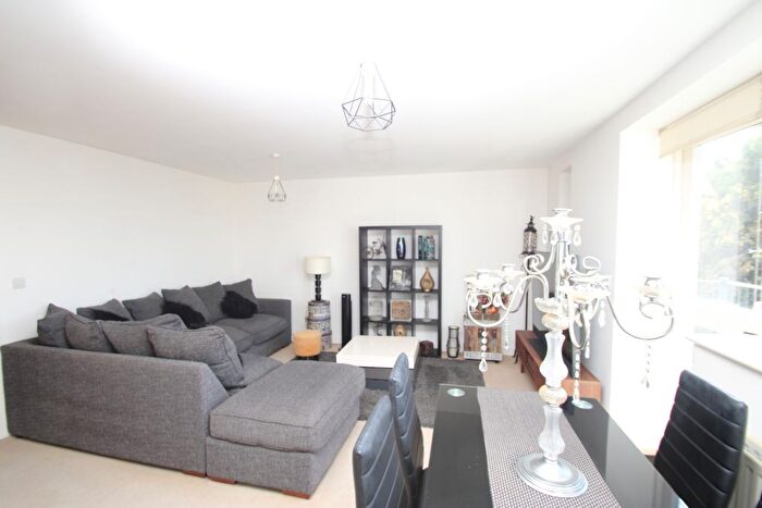 2 Bedroom Flat To Rent In Tollgate Court, South Croydon, CR2