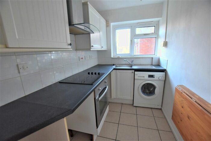 1 Bedroom Flat To Rent In Ripon Road, Stoke-On-Trent, ST3