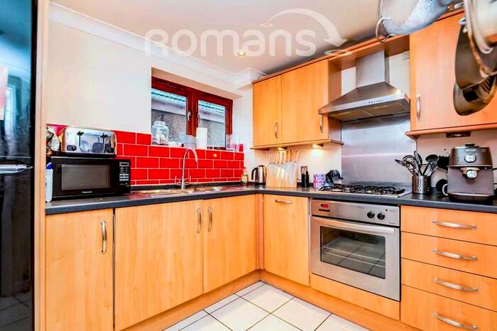 2 Bedroom Apartment To Rent In Simonds Mews, Farnborough, GU14