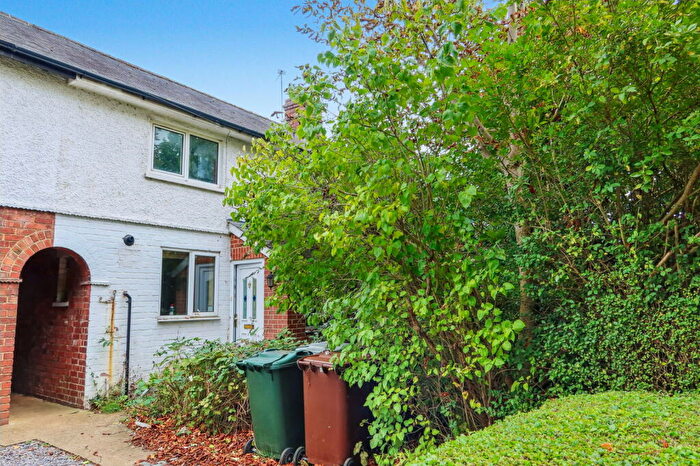 3 Bedroom Terraced House For Sale In Grange Road, Banbury, OX16