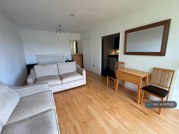 Studio To Rent In Carrick Court, London, SE11