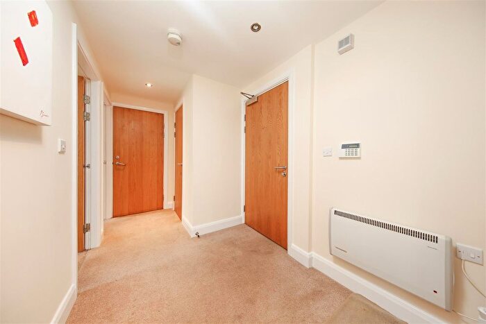 2 Bedroom Flat For Sale In Hall View, Bradbury Place, Chatsworth Road, Chesterfield, S40