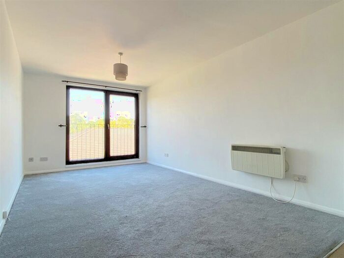 1 Bedroom Flat To Rent In London Road - Close To Park, BN1