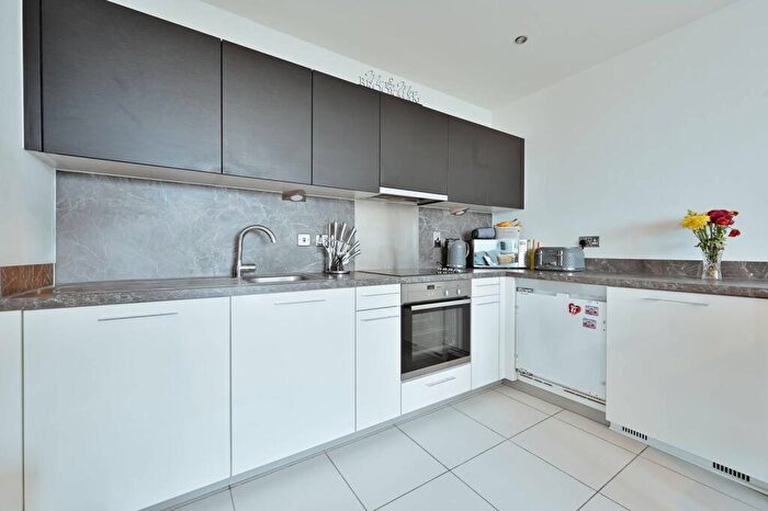 1 Bedroom Flat For Sale In Kd Tower, Cotterells, Hemel Hempstead, HP1