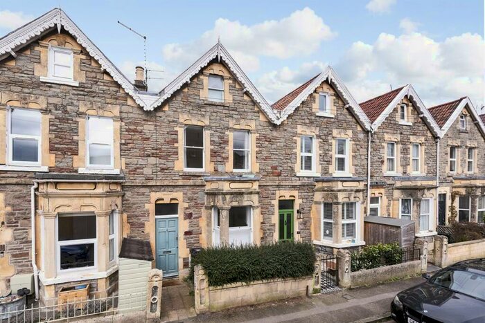 3 Bedroom House To Rent In Bedroom Terraced Town House In Weston, BA1