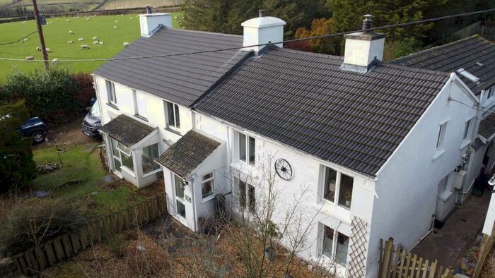 4 Bedroom Semi-Detached House For Sale In Tavistock, PL19