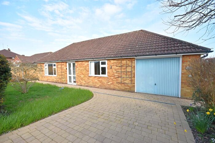 2 Bedroom Bungalow For Sale In Horley, Surrey, RH6