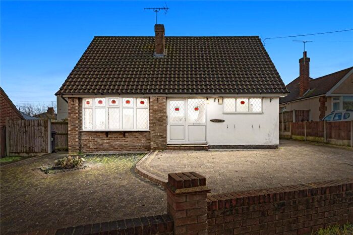 2 Bedroom Detached Bungalow For Sale In Moulsham Chase, Chelmsford, Essex, CM2