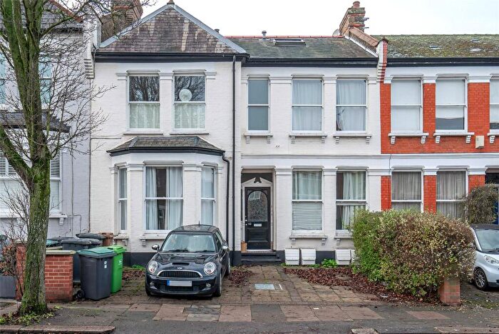 1 Bedroom Apartment For Sale In Coniston Road, London, N10